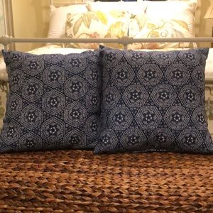 Blue & white shibori inspired throw pillow set